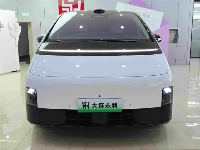 Li Auto MEGA — Фото автомобиля 2