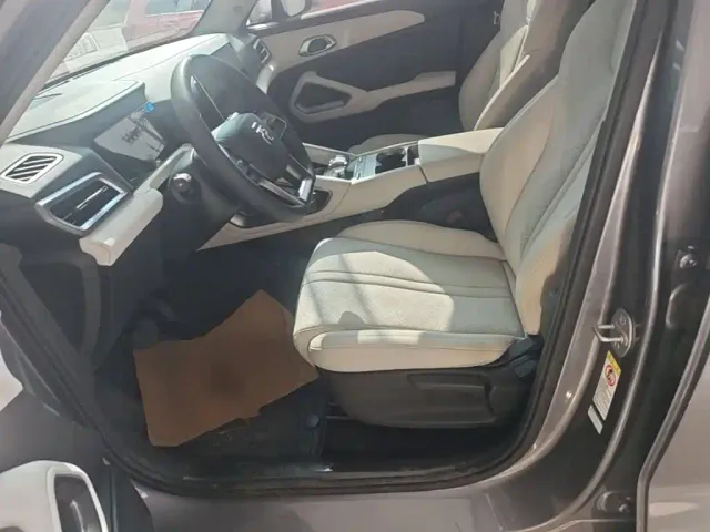 BYD Yuan UP 2024 401KM Leading Edition — Фото автомобиля 14