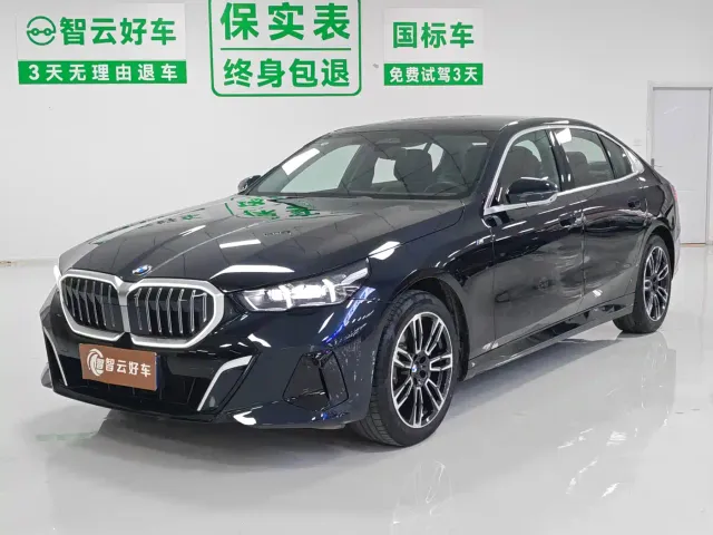 Фотография автомобиля — BMW 5 Series