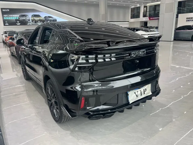 Lynk & Co 05 — Фото автомобиля 5