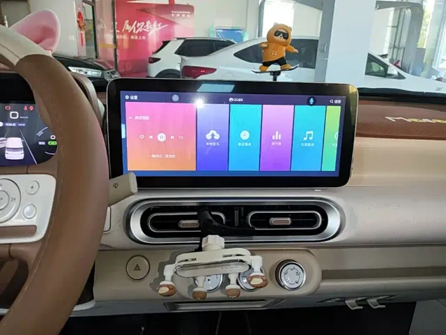 Wuling Hongguang Mini EV — Фото автомобиля 12
