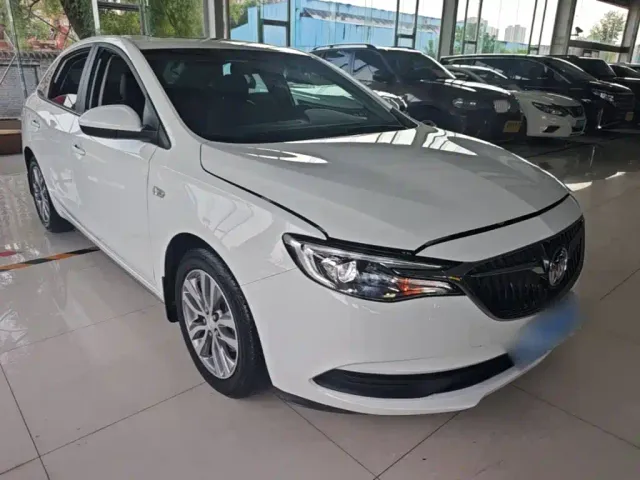 Buick Excelle — Фото автомобиля 3