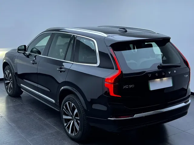 Volvo XC90 — Фото автомобиля 6