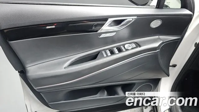 Genesis GV80 — Фото автомобиля 23