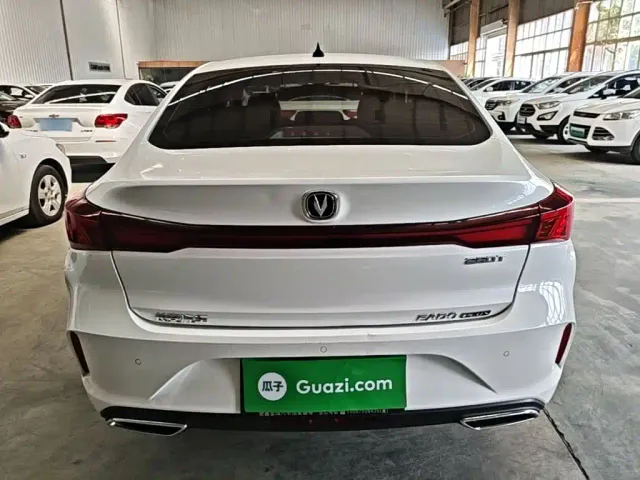 Changan Eado — Фото автомобиля 5