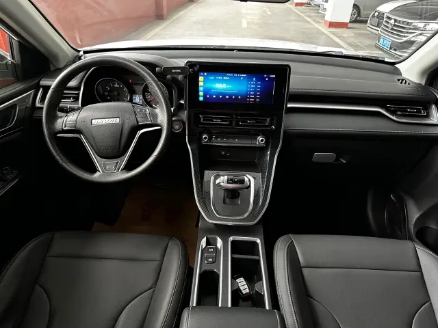 Haval M6 — Фото автомобиля 11