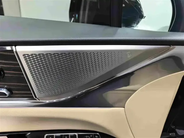 Cadillac XT5 — Фото автомобиля 10