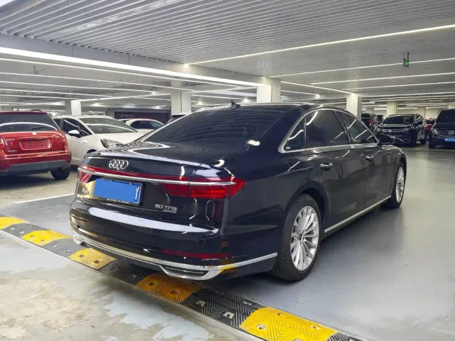 Audi A8 — Фото автомобиля 17