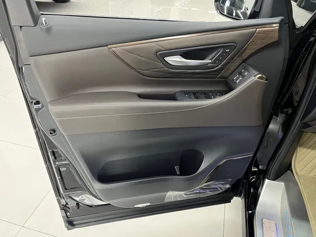 Toyota Alphard — Фото автомобиля 22