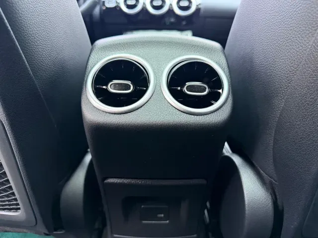 Mercedes-Benz A-Class — Фото автомобиля 16