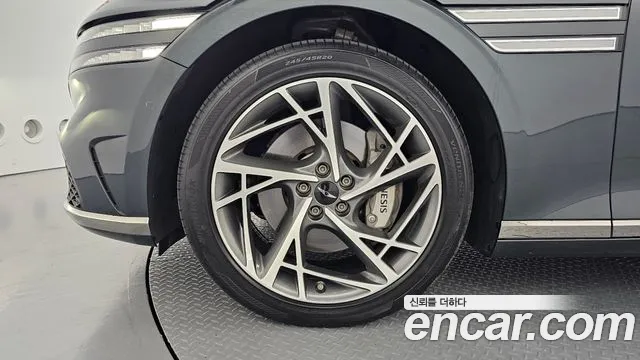 Genesis G90 Бензин 3.5 турбо AWD — Фото автомобиля 5