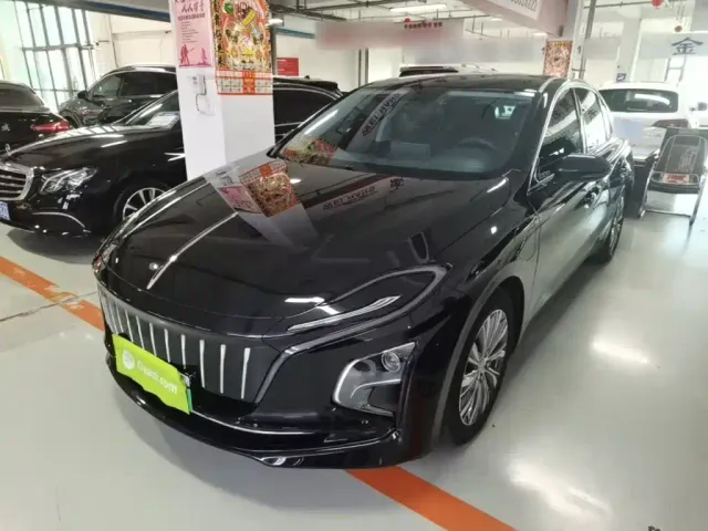 Фотография автомобиля — Hongqi E-QM5