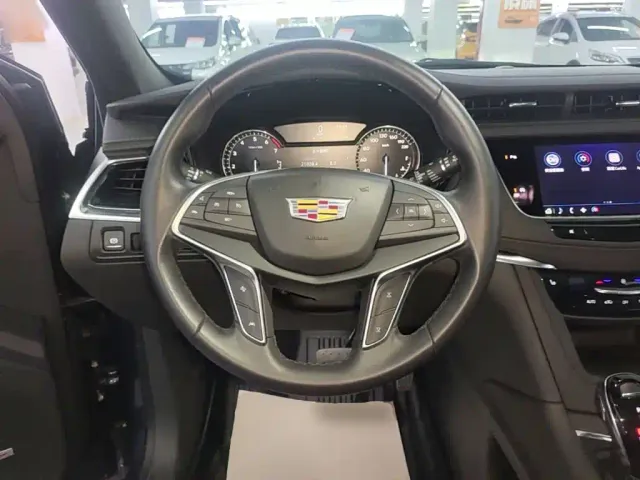 Cadillac XT5 — Фото автомобиля 10