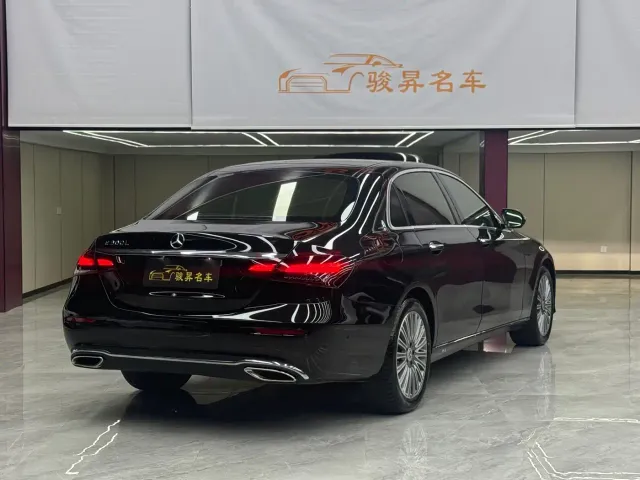 Mercedes-Benz E-Class — Фото автомобиля 5