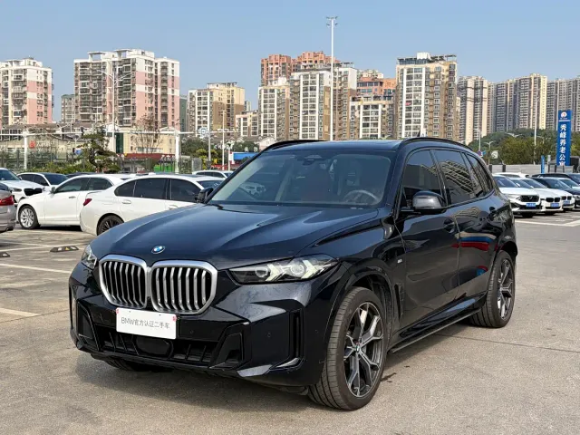 Фотография автомобиля — BMW X5
