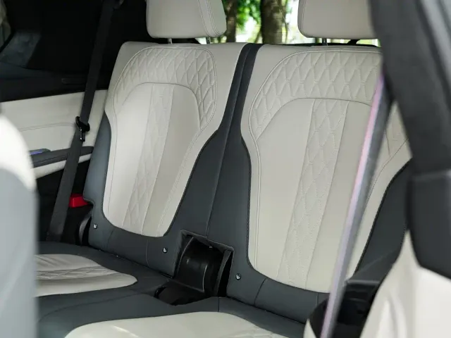 BMW X7 — Фото автомобиля 30