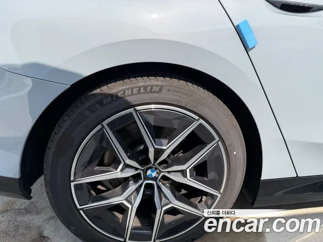 BMW 5 Series G60 — Фото автомобиля 5