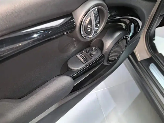 MINI Hatch — Фото автомобиля 15