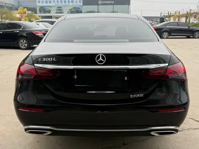Mercedes-Benz E-Class — Фото автомобиля 8