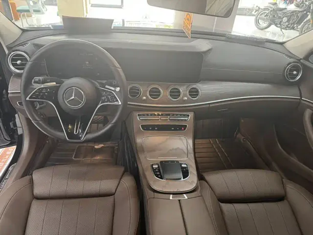 Mercedes-Benz E-Class — Фото автомобиля 9
