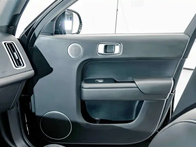 Li Auto L7 — Фото автомобиля 15