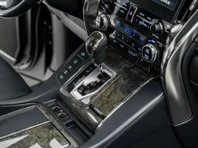 Toyota Vellfire — Фото автомобиля 24