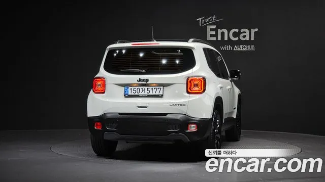 Jeep Renegade — Фото автомобиля 4