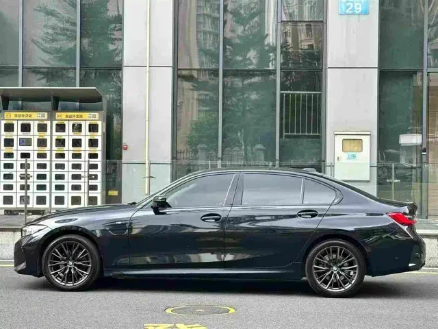 BMW 3 Series — Фото автомобиля 2