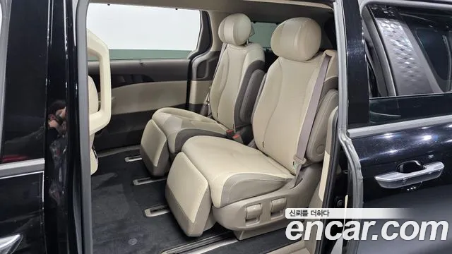 Kia Carnival — Фото автомобиля 16