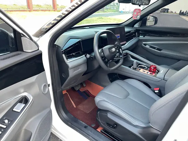 Geely Boyue — Фото автомобиля 4