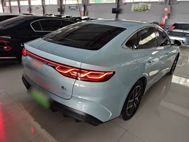 BYD Qin L — Фото автомобиля 6