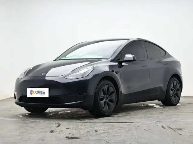 Фотография автомобиля — Tesla Model Y