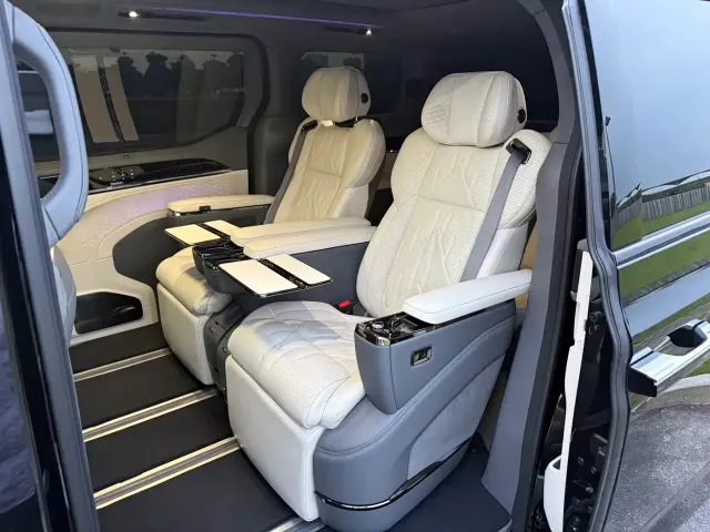 ZEEKR Zeekr 009 2024 6-seat Executive AWD 108kWh — Фото автомобиля 5