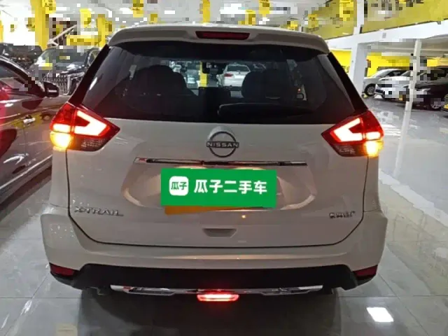 Nissan X-Trail — Фото автомобиля 5