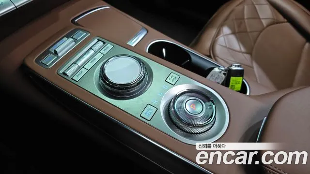 Genesis GV70 — Фото автомобиля 12