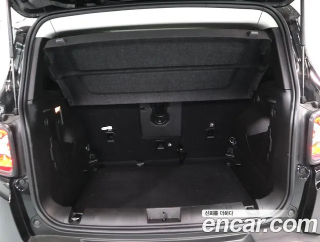 Jeep Renegade — Фото автомобиля 18