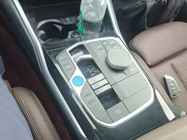 BMW i3 — Фото автомобиля 13