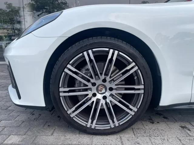 Porsche Panamera — Фото автомобиля 12