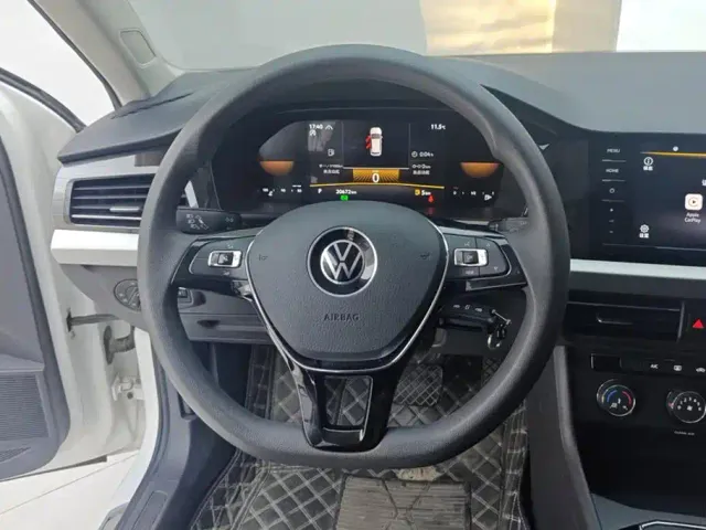Volkswagen Lavida — Фото автомобиля 15