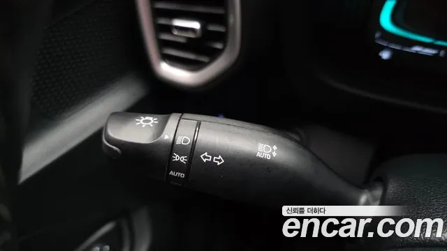 Hyundai Venue — Фото автомобиля 20