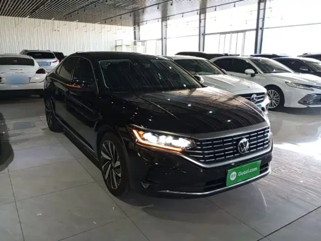 Volkswagen Passat — Фото автомобиля 3