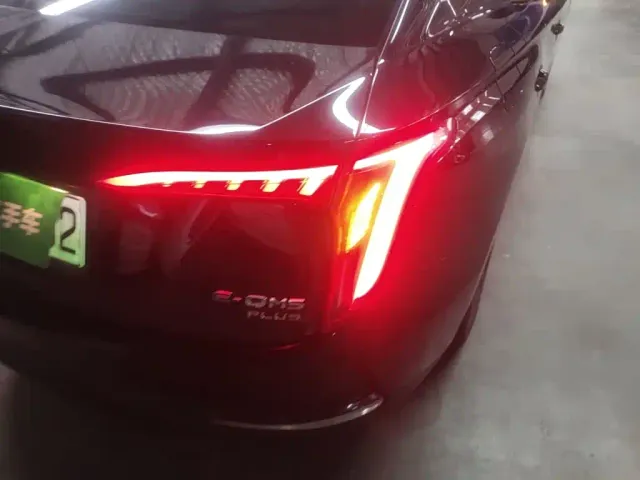 Hongqi E-QM5 — Фото автомобиля 7