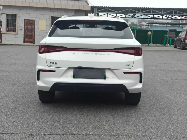 BYD e2 — Фото автомобиля 8
