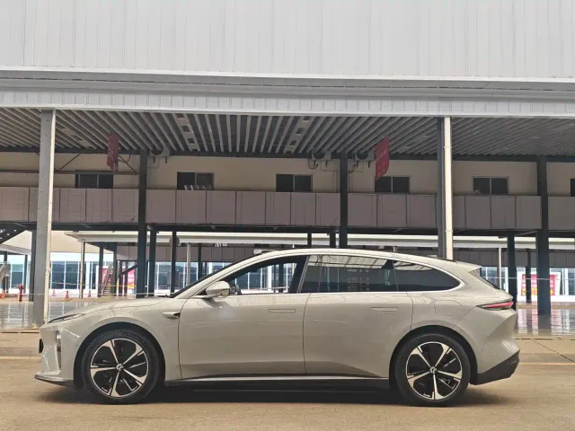 Nio ET5 Touring — Фото автомобиля 10