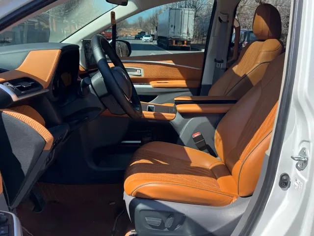 Toyota Sienna — Фото автомобиля 12