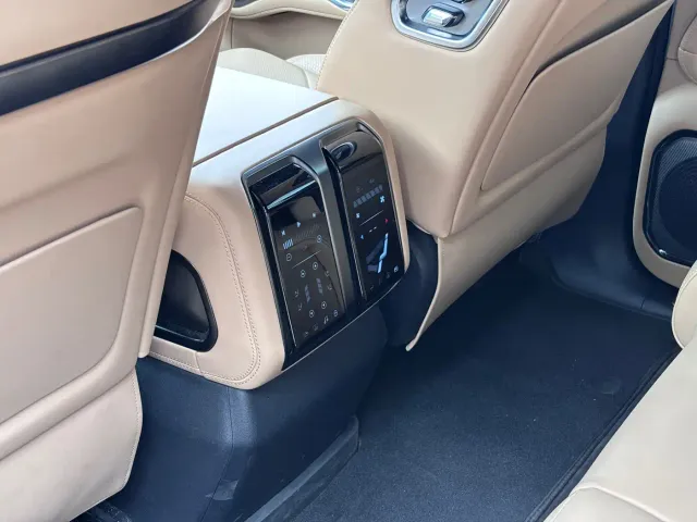 BYD FangChengBao Leopard 8 — Фото автомобиля 20