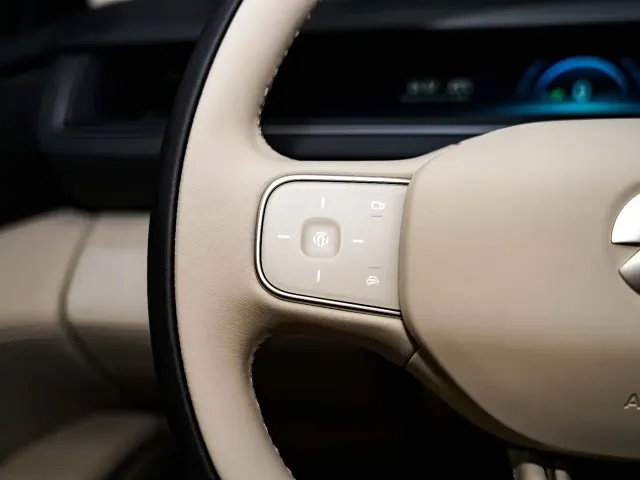 Nio ES8 — Фото автомобиля 27