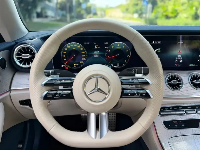 Mercedes-Benz E-Class — Фото автомобиля 15