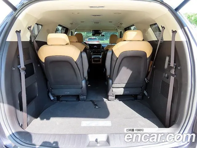 Kia Carnival Generation 4 — Фото автомобиля 17