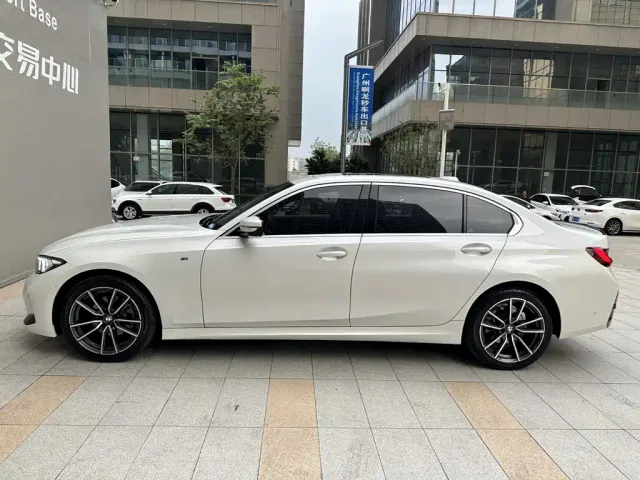 BMW 3 Series — Фото автомобиля 3